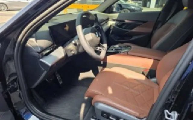 중고전기차 5시리즈 (G60) 530i xDrive 매물 사진 6 - 2025/07 10,329km